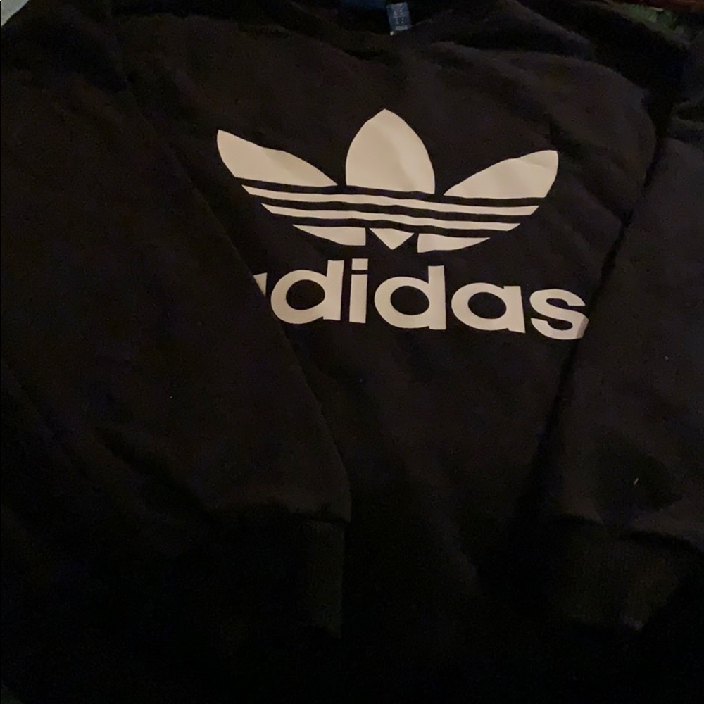 Black sweat shirt